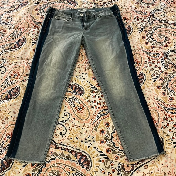 levi’s blue cutoff jeans with color stripe - Picture 1 of 1